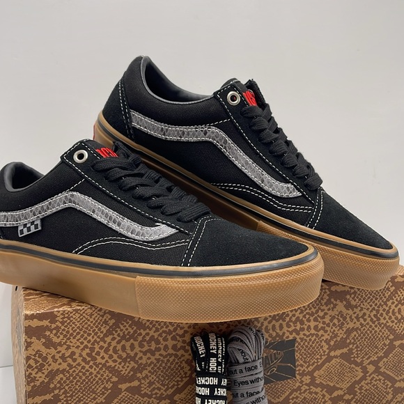 Vans Men’s Skate Old Skool Hockey Skateboards Black/ VN0A5FCB18J
Sneakers - Picture 6 of 16